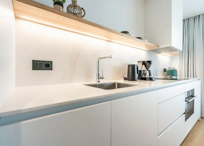 Tierrazul Art Boutique White Nordic * アデヘ